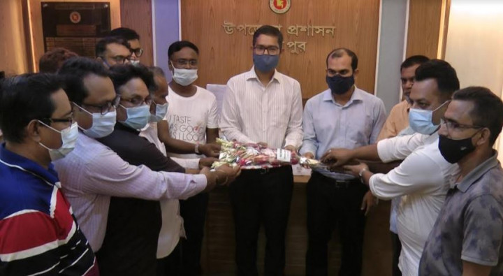 সদরপুরে সাংবাদিকদের সাথে নবাগত নির্বাহী কর্মকর্তার মতবিনিময় সভা
