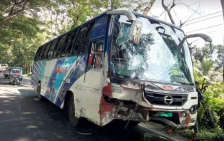 মাদারীপুরে বাস চাপায় ভ্যান চালকসহ২ জন নিহত