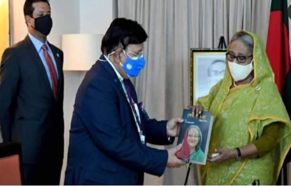 প্রধানমন্ত্রী শেখ হাসিনার জন্মদিনে পররাষ্ট্রমন্ত্রীর নতুন বই