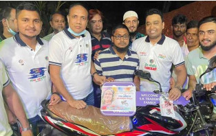 সেই চালককে বাইক দিলেন ছাত্রলীগের সাবেক সাধারণ সম্পাদক রাব্বানী