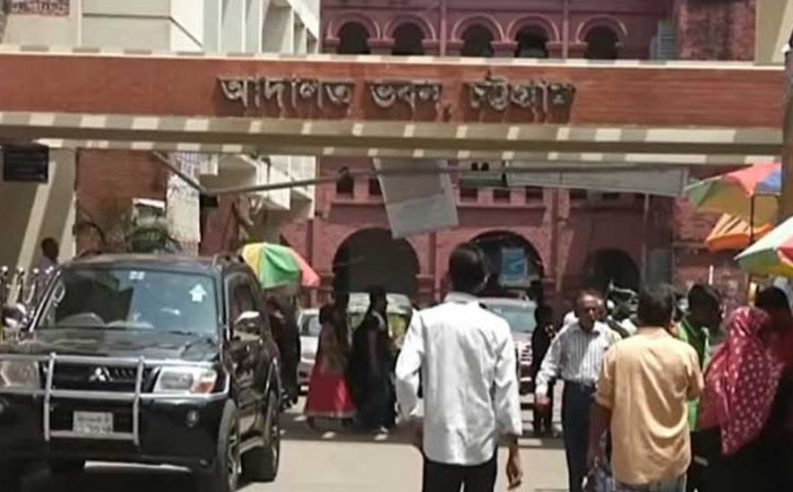 আদালত চত্বরে বোমা হামলা: একজনের মৃত্যুদণ্ড, একজনের যাবজ্জীবন