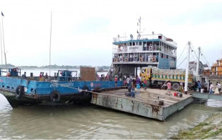 ৪৭ দিন পর শিমুলিয়া-বাংলাবাজার নৌরুটে ফেরি চলাচল শুরু