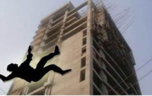 ঢাকায় ভবন থেকে পড়ে ২ জনের মৃত্যু