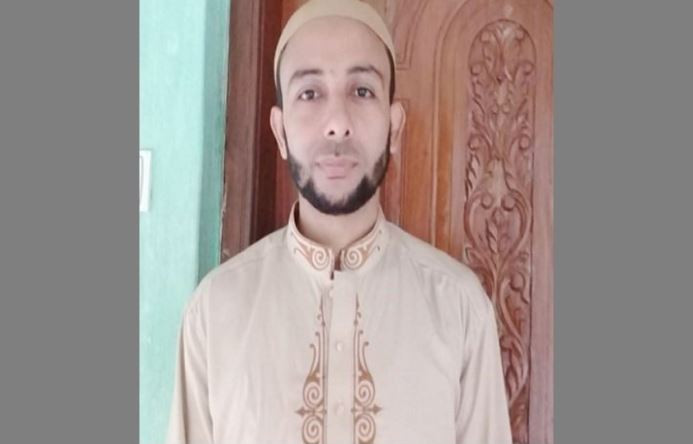 ৬ ছাত্রের চুল কেটে দেওয়া সেই শিক্ষকের নামে মামলা