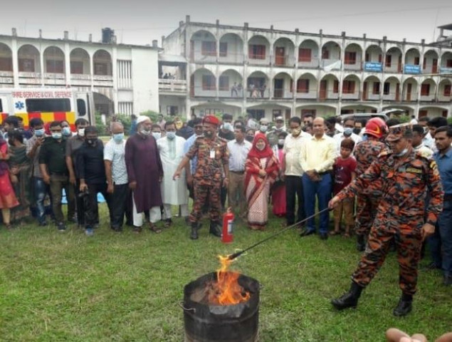 মাদারীপুরে আর্ন্তজাতিক দুর্যোগ প্রশমন দিবসে জনসচেতনামূলক মহড়া অনুষ্ঠিত