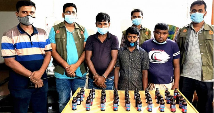 সিরাজগঞ্জে ৫ মাদক  ব্যবসায়ী আটক 