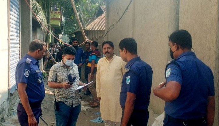 কিশোরীর গলাকাটা মরদেহ উদ্ধার, পাশেই পড়ে ছিল আহত কিশোর