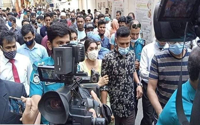 আত্মসমর্পণ করে জামিন পেলেন নাসির-তামিমা