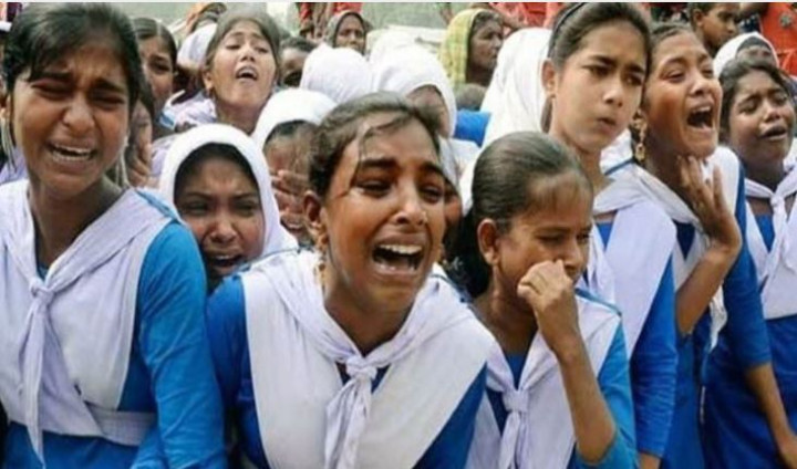 পরীক্ষার খাতা দেরিতে দিয়ে আগে নেয়ার অভিযোগে ২ শিক্ষককে অব্যাহতি