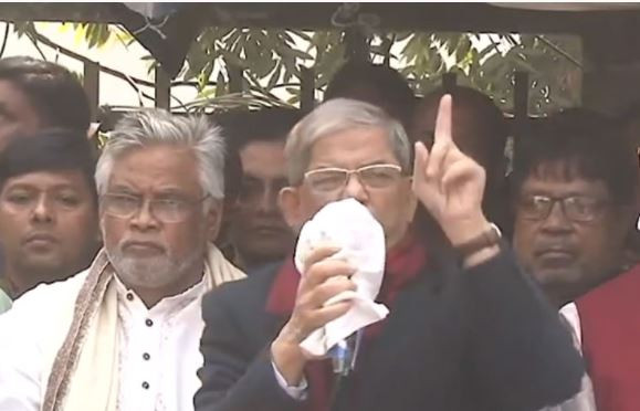 প্রেসক্লাবের সামনে বিএনপির মানববন্ধন