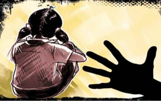  চকলেট খাওয়ানোর প্রলোভন দেখিয়ে শিশুকে জোরপূর্বক ধর্ষণ!