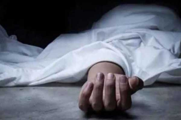 স্ত্রীর মরদেহ হাসপাতালে রেখে পালালেন স্বামী!