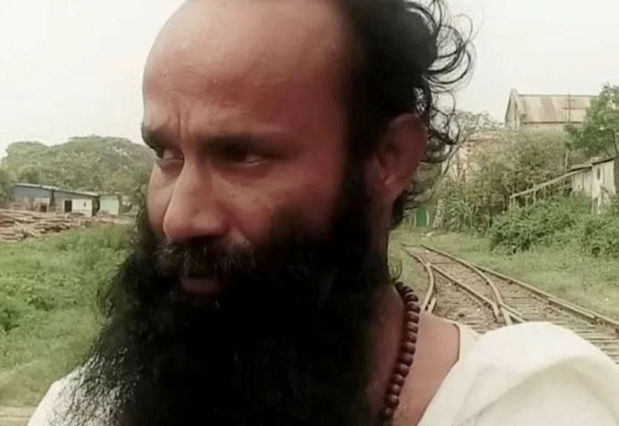 ‘ভাঙা তরি ছেঁড়া পালে’র মডেল সিরিয়াল কিলার সেলিম ফকির!