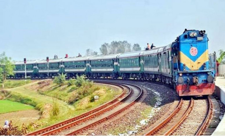 নীলফামারীতে ট্রেনে কাটা পড়ে নিহত ৩