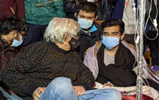 জাফর ইকবালের উপস্থিতিতে অনশন ভাঙবেন শিক্ষার্থীরা