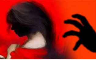 সৎ বাবার বিরুদ্ধে কিশোরীকে ধর্ষণের অভিযোগ