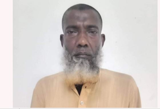 নাতনিকে  ধর্ষণ! দাদা গ্রেপ্তার