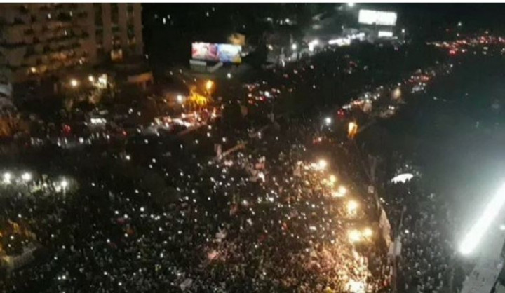 পাকিস্তানজুড়ে ক্ষমতাচ্যুত ইমরান খানের সমর্থনে লাখো মানুষের মিছিল