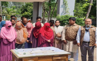 শিক্ষক নিয়োগ পরীক্ষার ভুয়া প্রশ্নপত্রসহ আটক ১৩