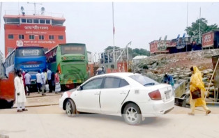 ভোগান্তি ছাড়াই দৌলতদিয়া ফেরিঘাট দিয়ে কর্মস্থলে ফিরছে মানুষ