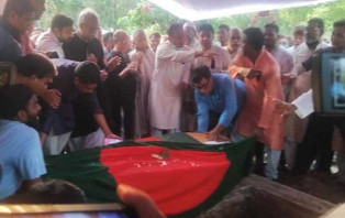 চির নিদ্রায় শায়িত হলেন আবদুল গাফ্‌ফার চৌধুরী