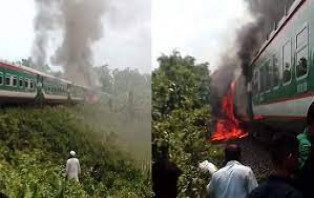 মৌলভীবাজারে ট্রেনে আগুন