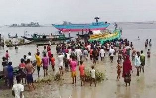 ইটনা হাওরে নৌকাডুবি, নিখোঁজ তিনজনের মরদেহ উদ্ধার