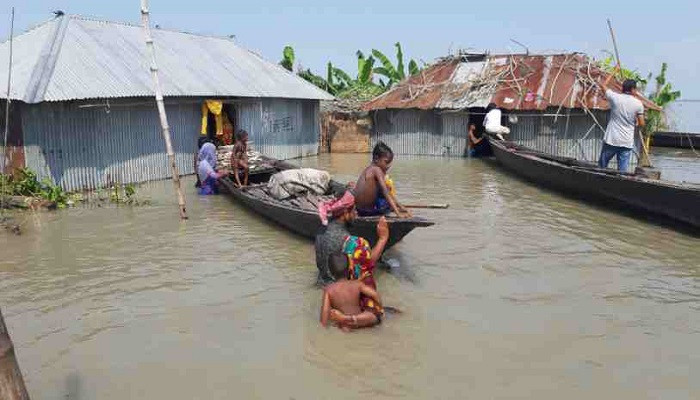 দেশে বন্যায় মৃতের সংখ্যা বেড়ে ৭০ : স্বাস্থ্য অধিদফতর