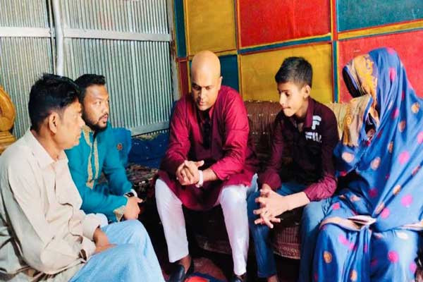 সীতাকুণ্ডে বিস্ফোরণে নিহত শাহাদাতের পরিবারের পাশে যুবলীগ নেতা এলিট