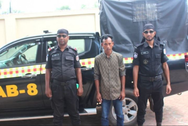 ফরিদপুরে ফেনসিডিলসহ মাদক কারবারি আটক