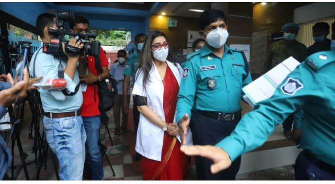 করোনার ভুয়া রিপোর্ট : জেকেজির সাবরীনা-আরিফুল আদালতে