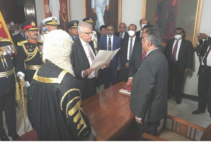 শ্রীলঙ্কার প্রেসিডেন্ট হিসেবে শপথ নিলেন রনিল বিক্রমাসিংহে