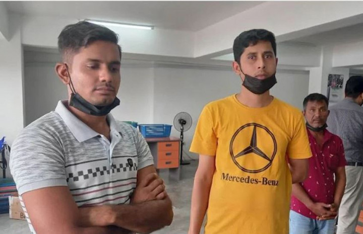 মালয়েশিয়ায় পাসপোর্ট সেবা প্রত্যাশীদের হয়রানি, আটক ৫