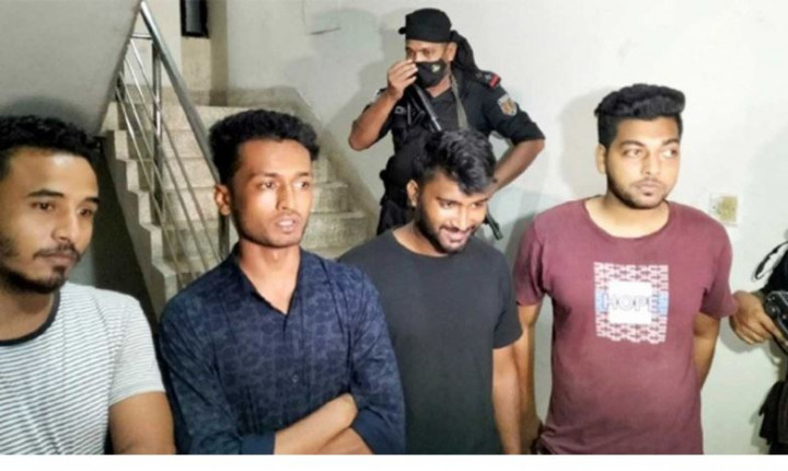 চবি ছাত্রীকে হেনস্তার ঘটনায় চারজনের দোষ স্বীকার : র‍্যাব
