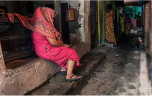 বেশি বেতনের লোভে ২ নারীকে যৌনপল্লীতে বিক্রি