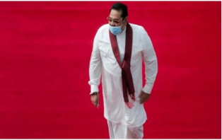 মাহিন্দা ও বাসিল রাজাপক্ষের দেশত্যাগে নিষেধাজ্ঞার মেয়াদ বাড়লো