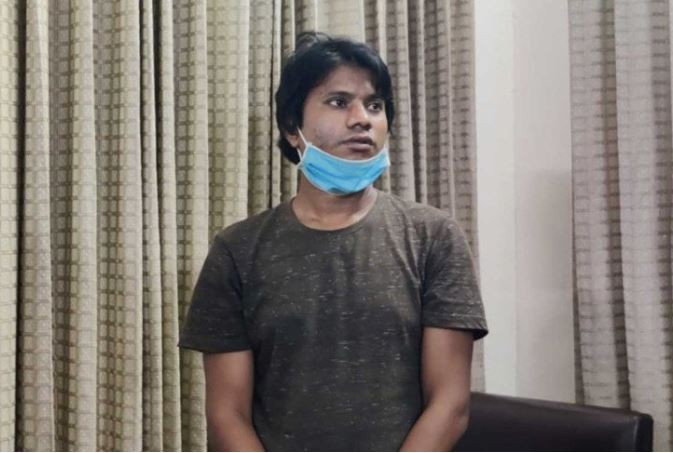 জবির ভর্তি পরীক্ষায় প্রক্সি দিতে এসে ঢাবির শিক্ষার্থী আটক