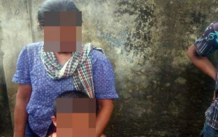 খাগড়াছড়িতে অভাবে সন্তানকে বিক্রি করতে বাজারে মা