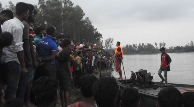 করতোয়ায় ট্রলারডুবি : মৃতের সংখ্যা বেড়ে ৫০