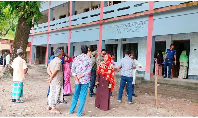 গাইবান্ধা-৫ আসনে উপ-নির্বাচনের ভোটগ্রহণ চলছে
