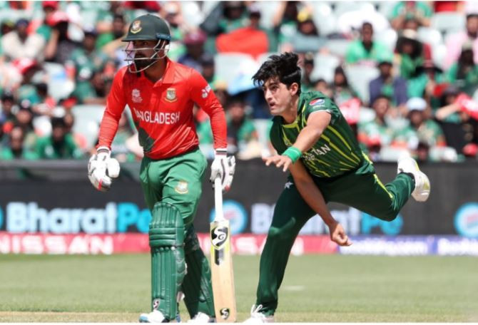 পাওয়ার প্লেতে বাংলাদেশের ৪০