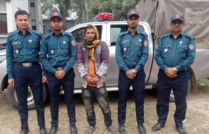 ফুলবাড়ীতে মাদক কারবারীর দেড় বছরের কারাদণ্ড 