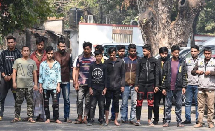 রাজধানীতে ছোঁ মারা পার্টির ১৬ সদস্য গ্রেফতার