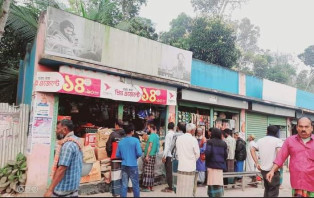 সালথায় জয়ঝাপ বাজারে দুই দোকানে চুরি