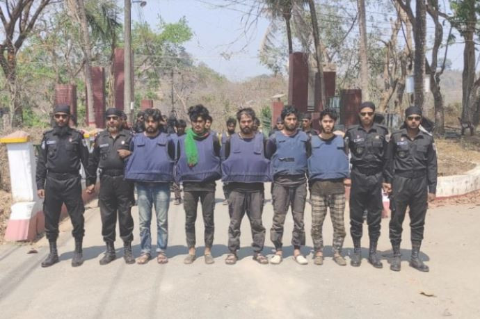 বান্দরবানের টঙ্কাবতী এলাকায় ৯ জঙ্গি গ্রেপ্তার