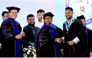 বিবিএ গ্র্যাজুয়েট হলেন সাকিব আল হাসান