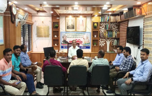 সালথায় সাংবাদিকদের সাথে ইউএনও’র প্রেস ব্রিফিং