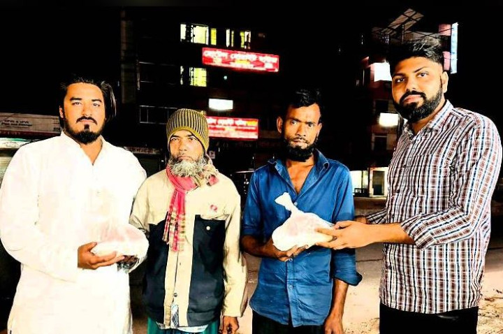 ফরিদপুর জেলা ছাত্রলীগের মাসব্যাপী সেহরী বিতরণ শুরু