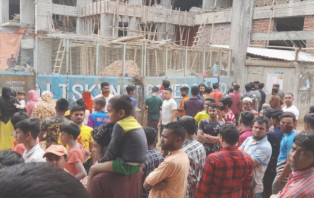 নির্মাণাধীন ভবনে বিদ্যুৎস্পৃষ্ট হয়ে ৩ শ্রমিক নিহত 
