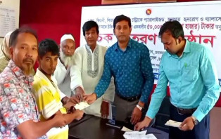সদরপুরে বিভিন্ন রোগে আক্রান্তদের মাঝে চিকিৎসা সহায়তার চেক বিতরণ